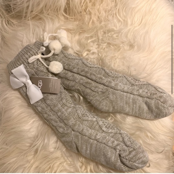 UGG NWT Fleece Lined Cable Knit Socks with Pom Pom - Picture 3 of 6